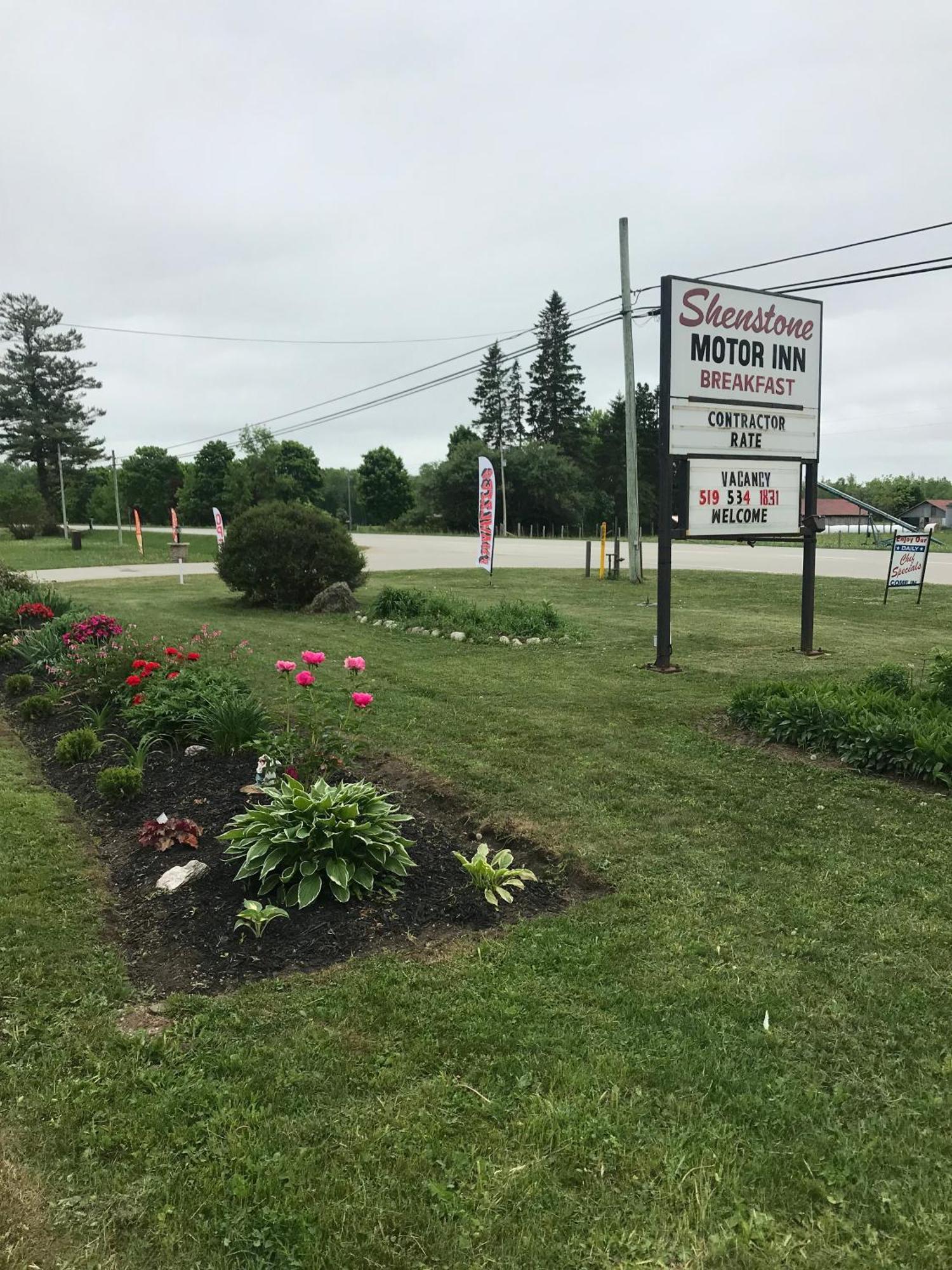 Shenstone Motor Inn Wiarton Exterior foto