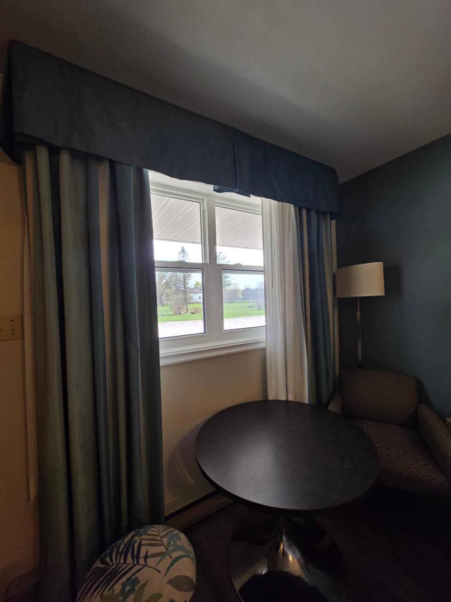 Shenstone Motor Inn Wiarton Exterior foto