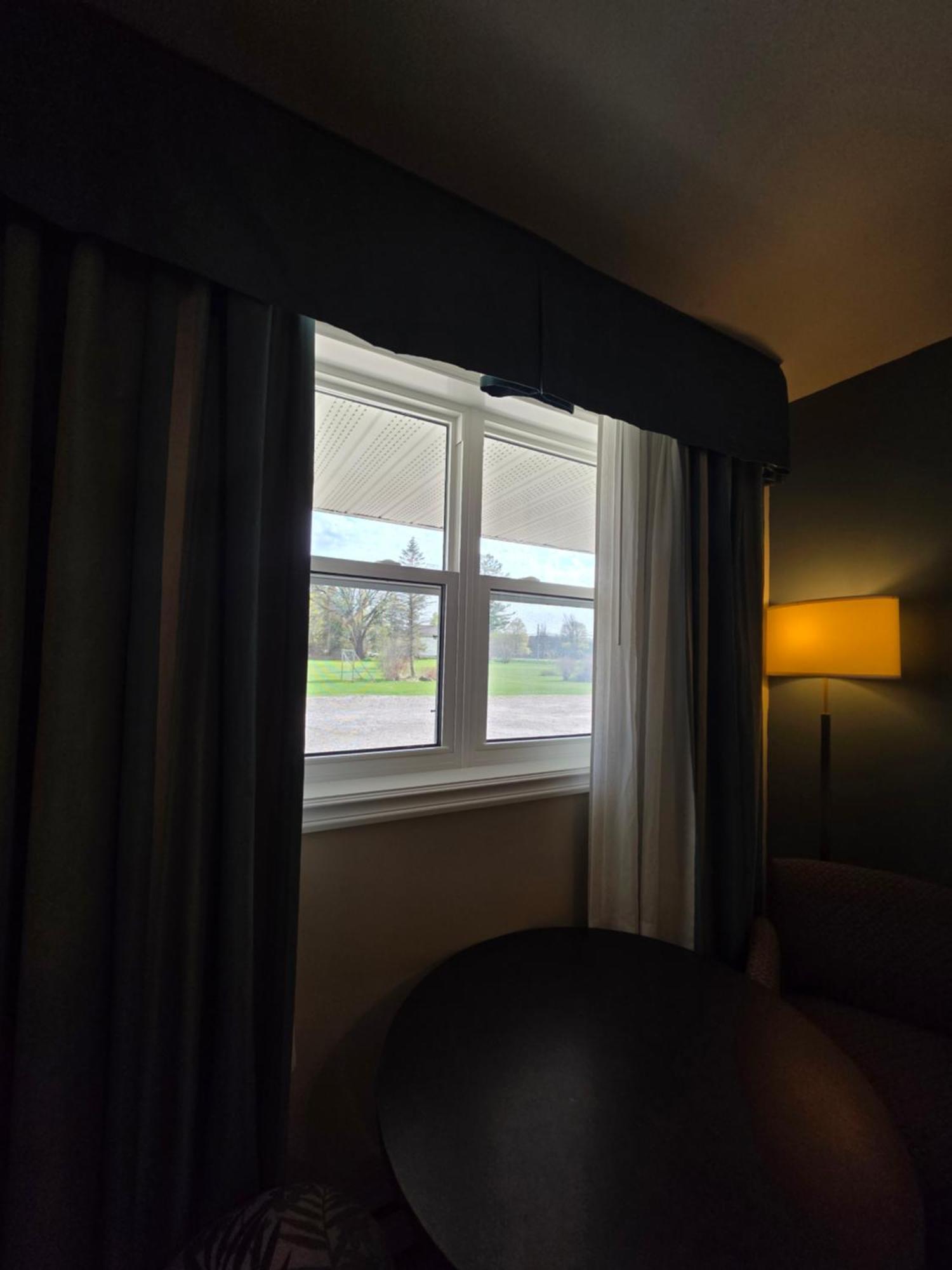 Shenstone Motor Inn Wiarton Exterior foto