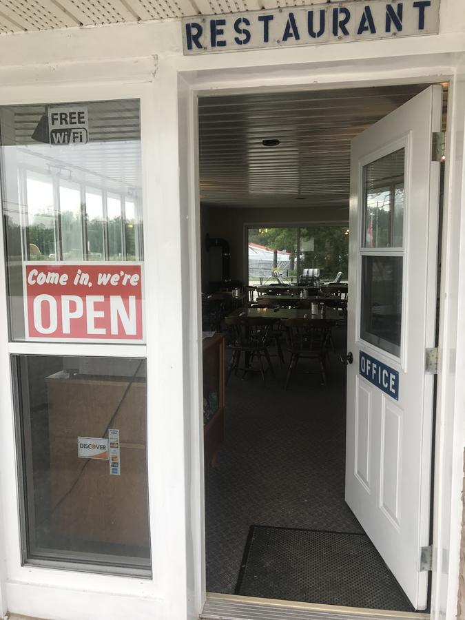 Shenstone Motor Inn Wiarton Exterior foto