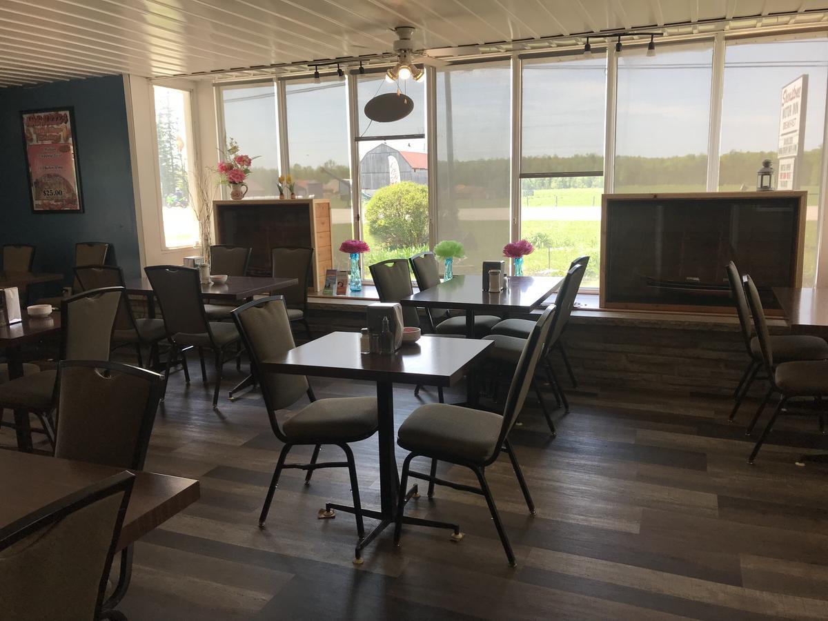 Shenstone Motor Inn Wiarton Exterior foto