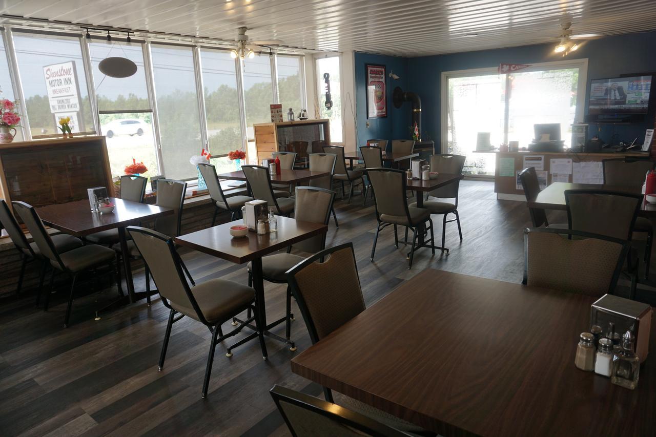 Shenstone Motor Inn Wiarton Exterior foto